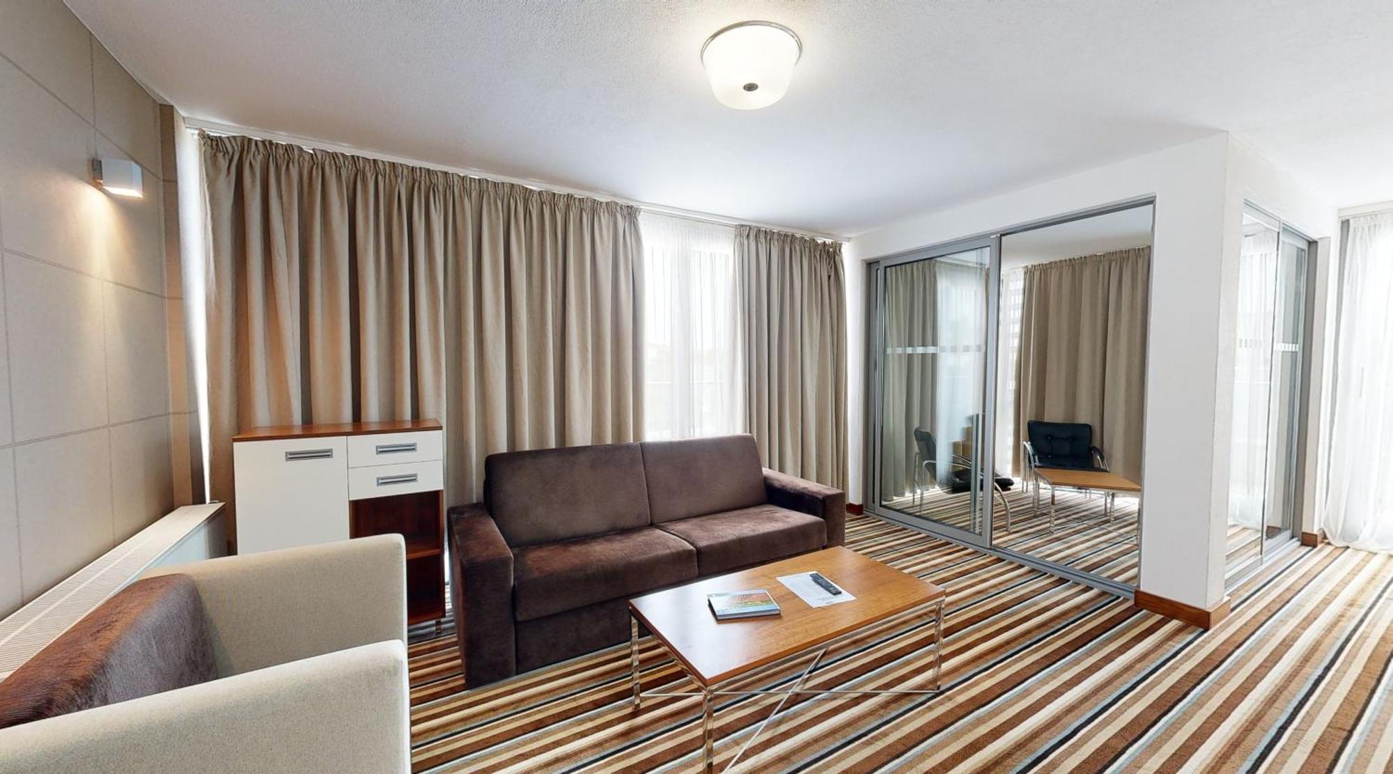 Business Hotel Astrum Laus 莱维采 外观 照片