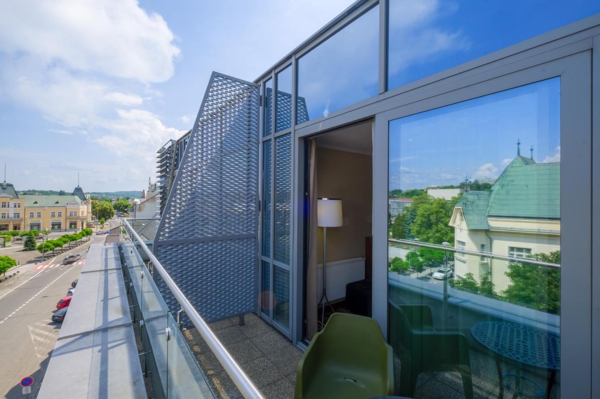 Business Hotel Astrum Laus 莱维采 外观 照片