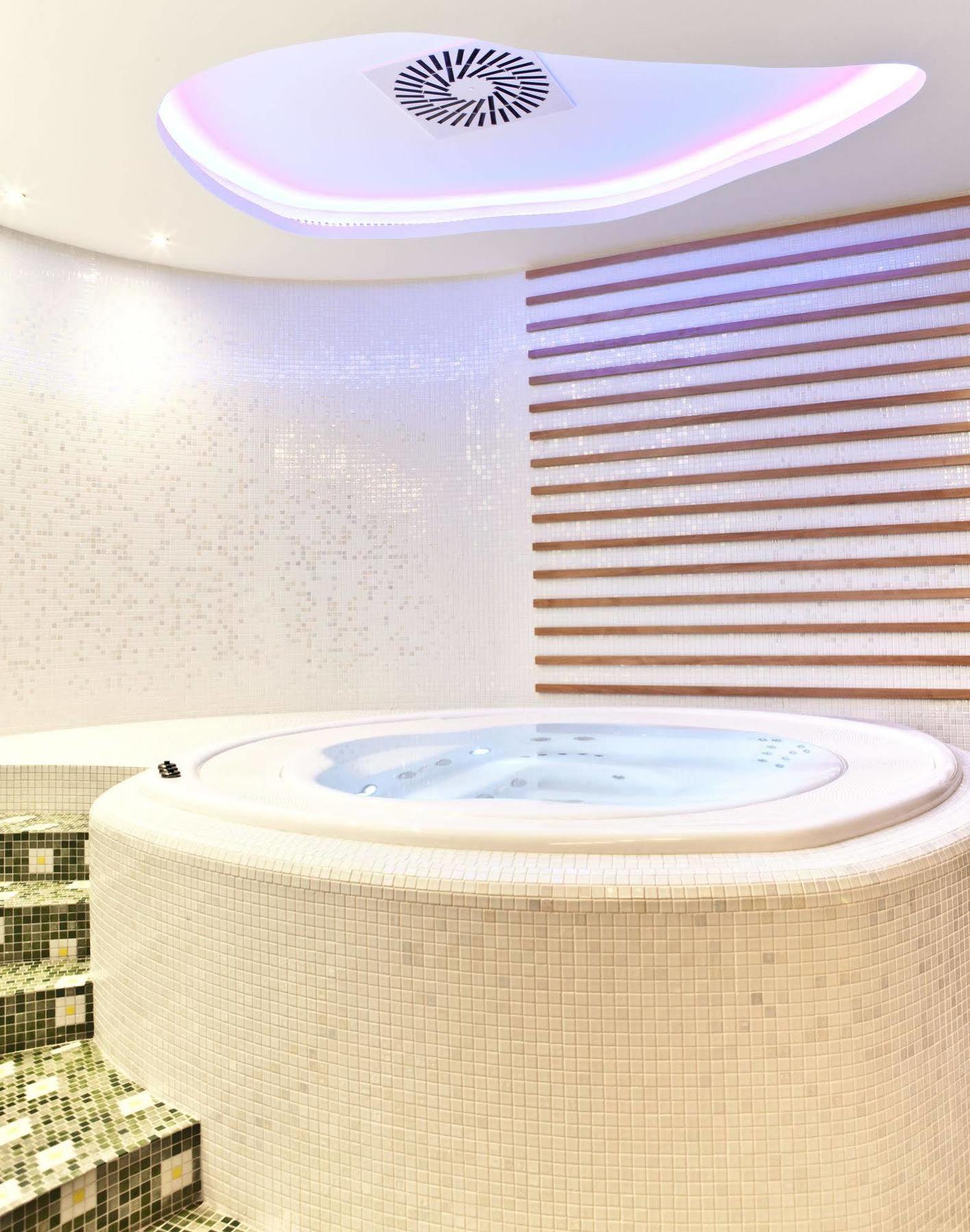 Business Hotel Astrum Laus 莱维采 外观 照片